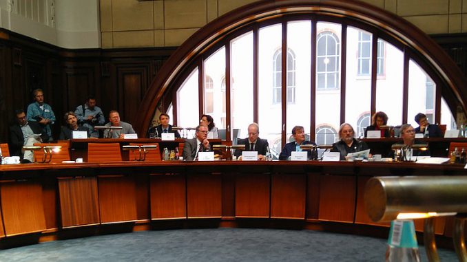 Sondersitzung zum Ihme-Zentrum im Hodlersaal am 09.06.2016, Sitzungsleitung