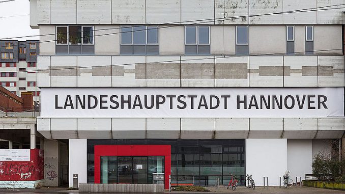 Ihmezentrum Spinnereistraße 3 Fassade Aufschrift Landeshauptstadt Hannover