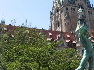Hannover Neues Rathaus Bogenschütze
