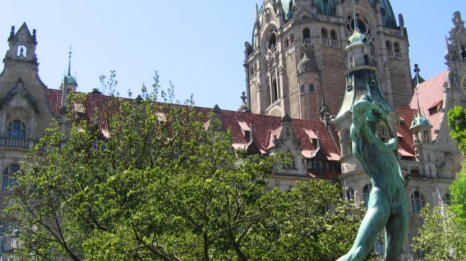 Hannover Neues Rathaus Bogenschütze