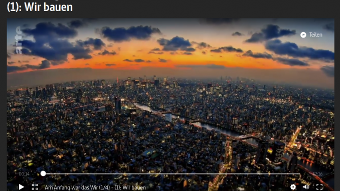 Skyline einer Stadt bei Nacht, Screenshot einer Doku auf ARTE